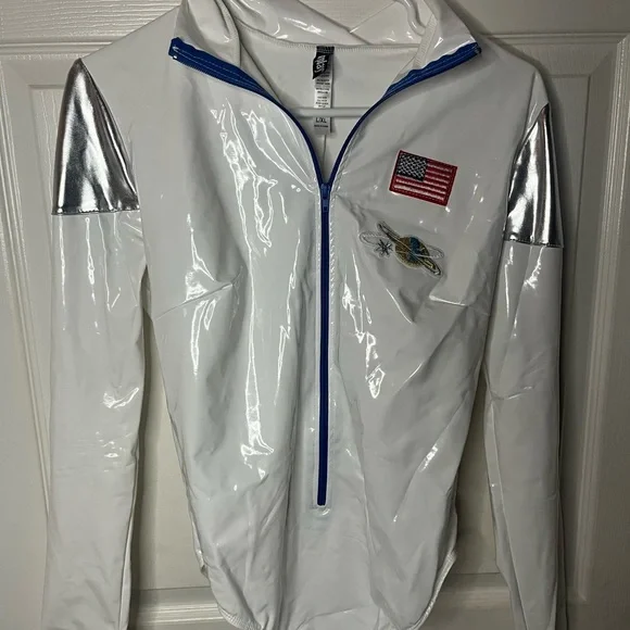 Forplay White and Silver Futuristic Women's costume - Picture 9 of 14